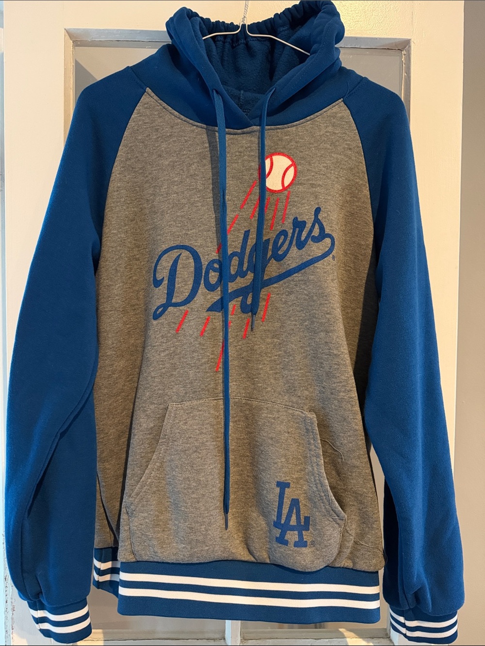Los Angeles Dodgers giveaway hoodie M